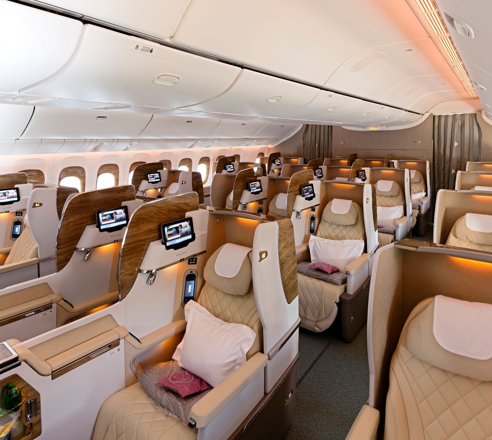 Business Class Cabin On Boeing 777 300er 474035